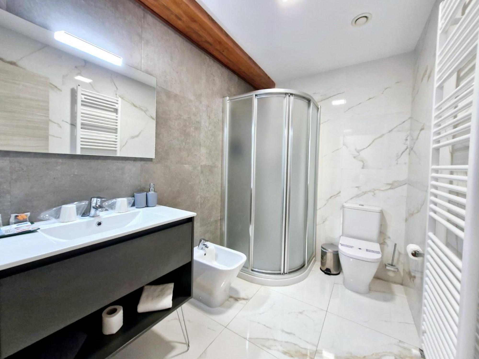 Feeling Home - Suites&Rooms Леон Экстерьер фото